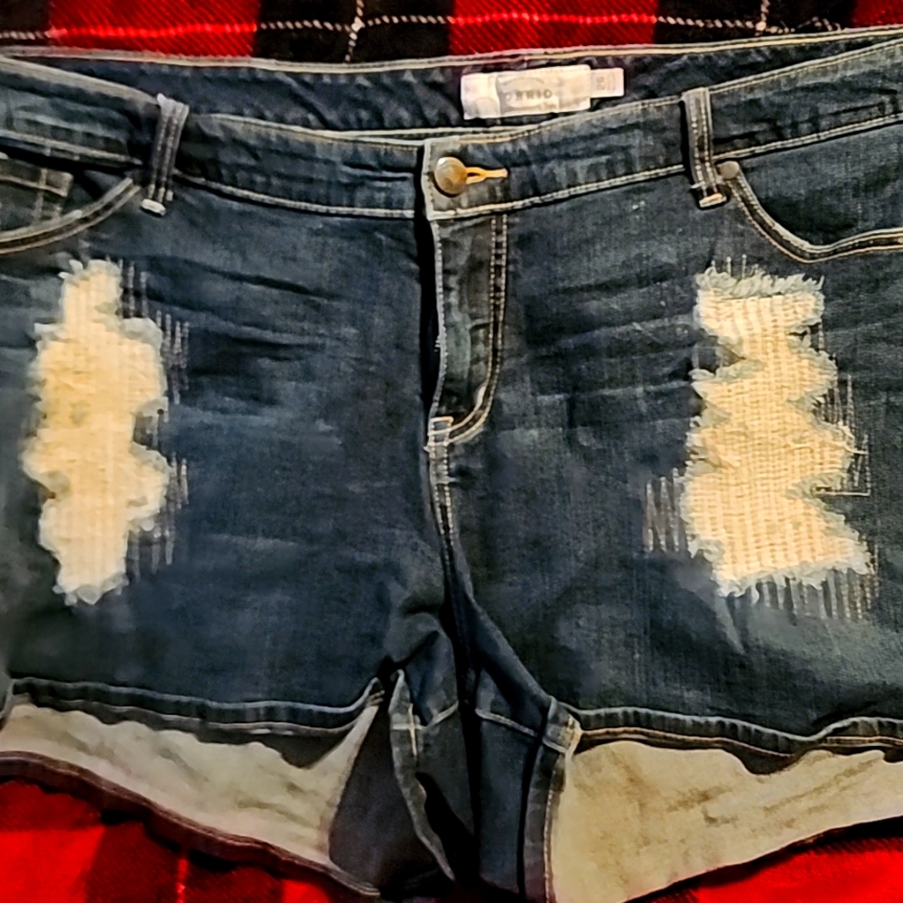 Torrid 26 Jean shorts
